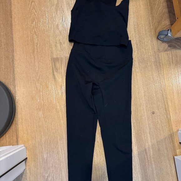 Girlfriend Collective Set - Picture 3 of 3